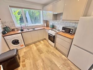 Kitchen- click for photo gallery